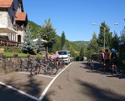 Robert Harrison Cycling on the  tour with redspokes